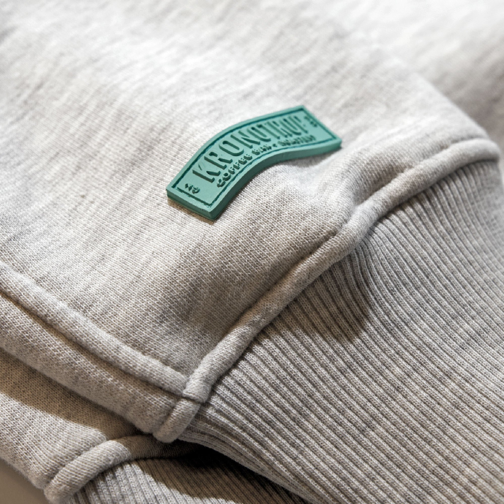 Grounded Collection Oversized White Sweatshirt - Aksesuar görsel 5 | KRONOTROP